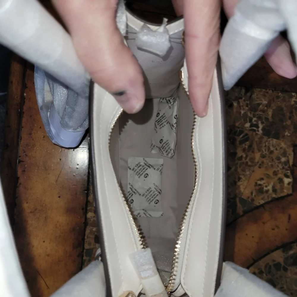 Kate Spade Cream Handbag/Crossbody NWT - Picture 7 of 10